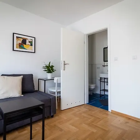 Relax Bauhaus بيت شباب *