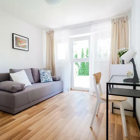 Relax Bauhaus بيت شباب غدينيا