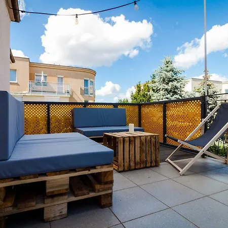 Relax Bauhaus بيت شباب غدينيا